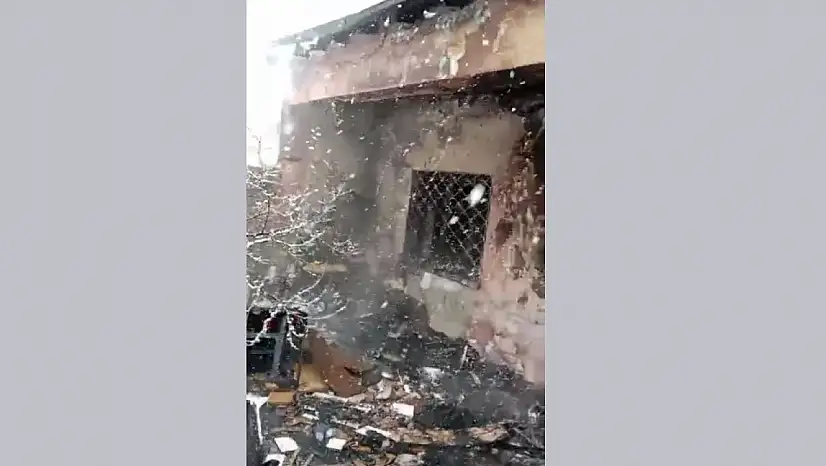 Yangın 3 çocuklu aileyi kış günü sokakta bıraktı!