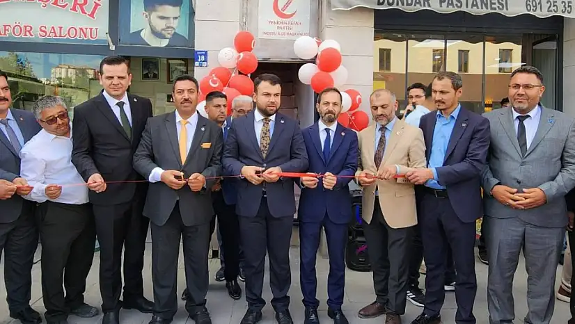 Yeniden Refah teşkilatı yeni binasına kavuştu