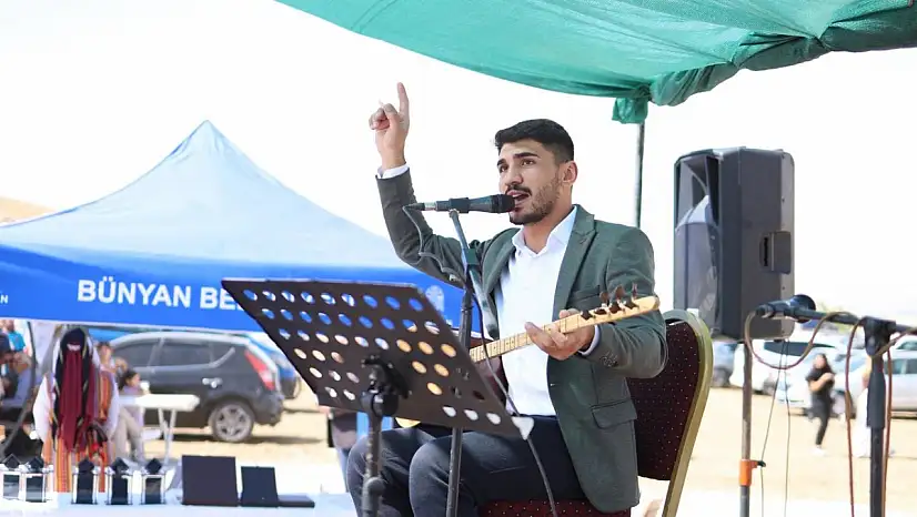 Yılın En İyi Halk Ozanı Kayseri'den…