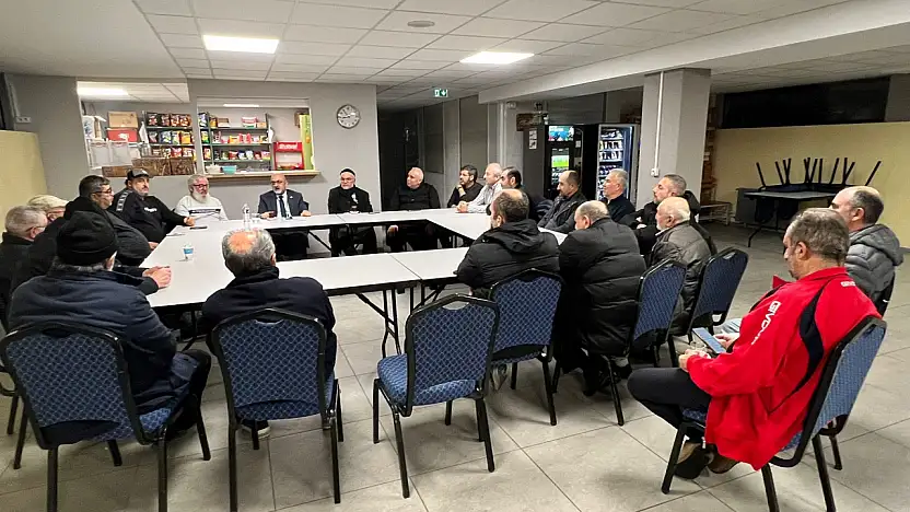 AK Partili Vekil Kayseri'deki gelişmeleri Fransa'da bakın kimlere anlattı?