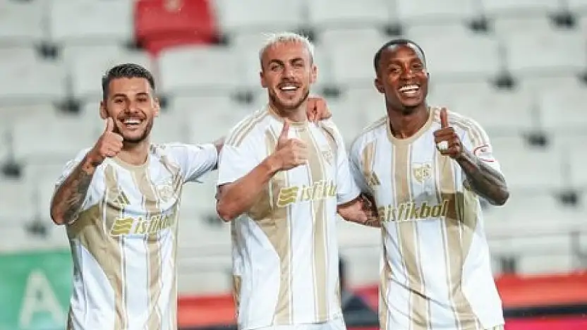 Kayserispor 49 yıl sonra bir ilki başardı