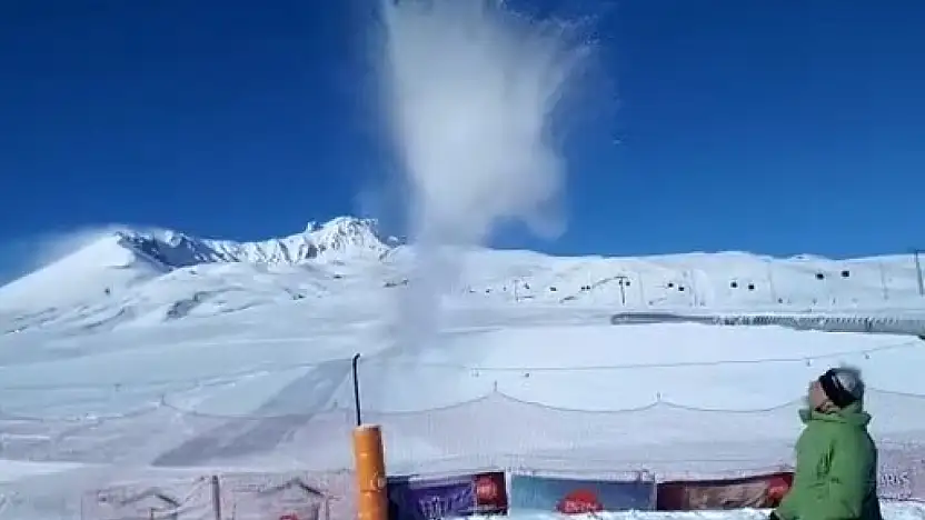 Erciyes'te kaynar su şovu!