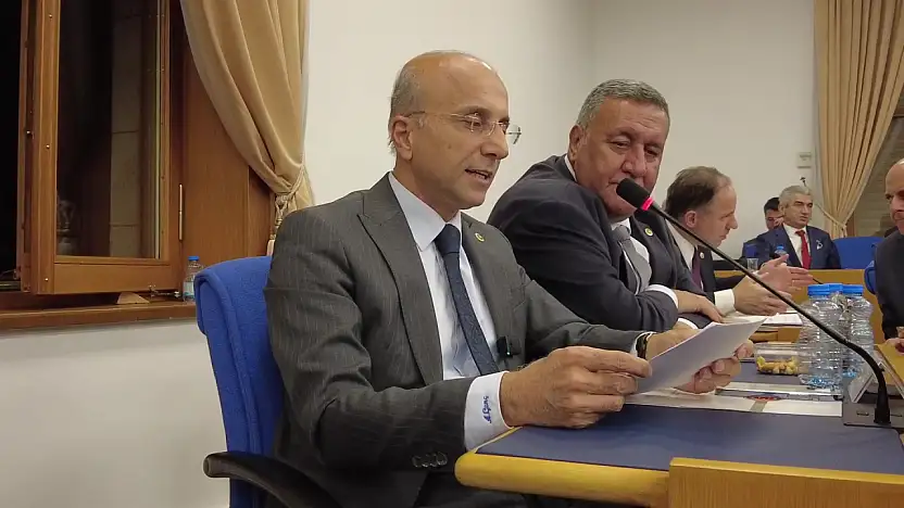 Genç: Tam bağımsızlık' iddiası kağıt üzerinde dahi yer almıyor