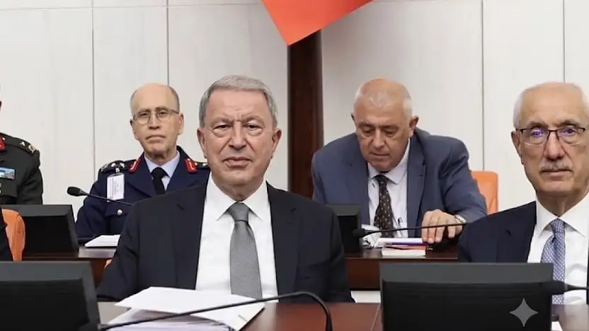 Hulusi Akar'dan destek: Sözleşmeli erlere kamu kapısı açılıyor