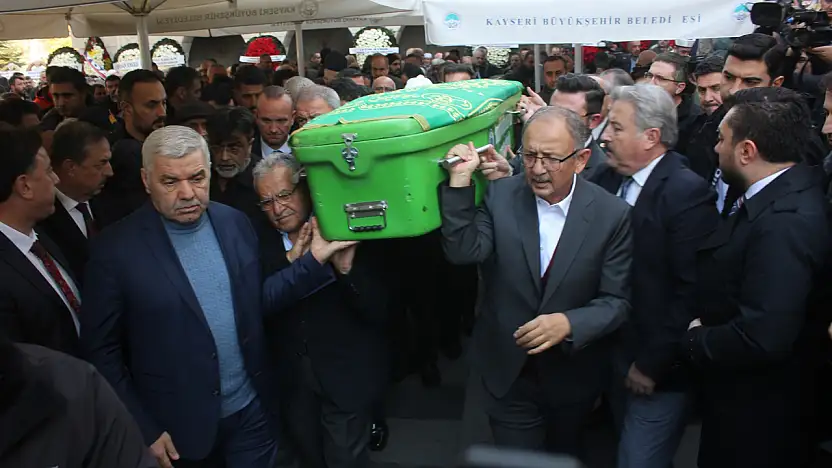 Kayseri'de halef selef Başkanlar tabuta omuz verdi!