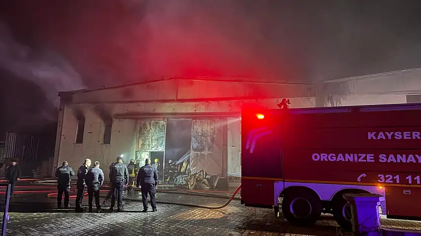 Kayseri'de mobilya fabrikasında yangın