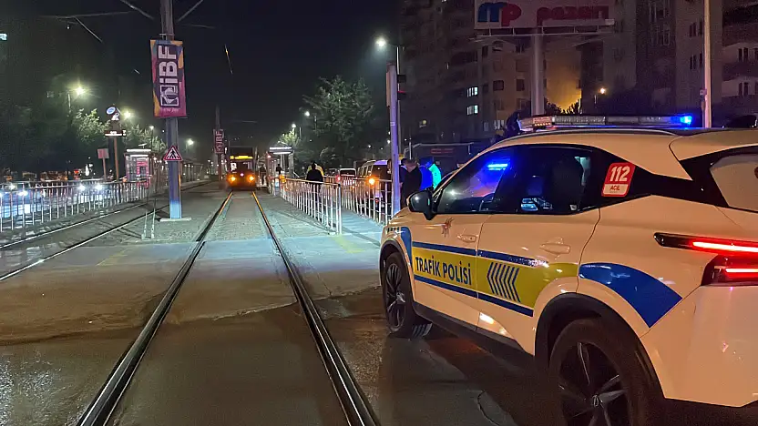 Kayseri'de tramvay yayaya çarptı