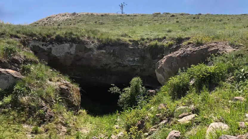 Kayseri'deki tepenin altından şehir çıktı! Tümünü kaplıyor