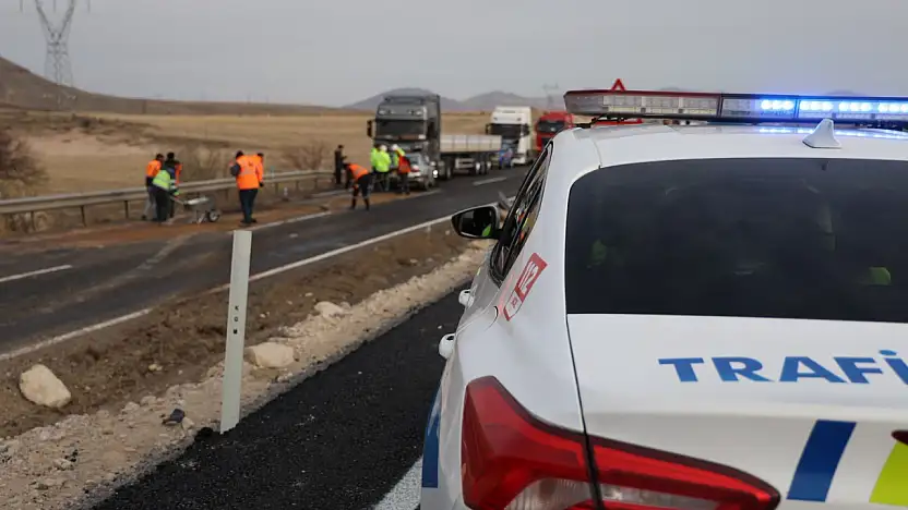 Kayseri-Nevşehir yolunda can pazarı: Otomobille tır kafa kafaya çarpıştı