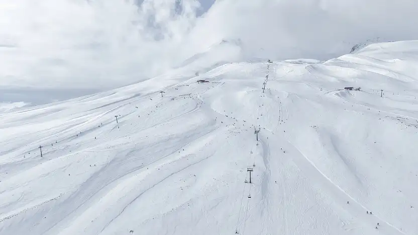 Kayseri'nin o ilçesi Erciyes'e rakip oldu! Kar kalınlığı 147 santimetreye yükseldi