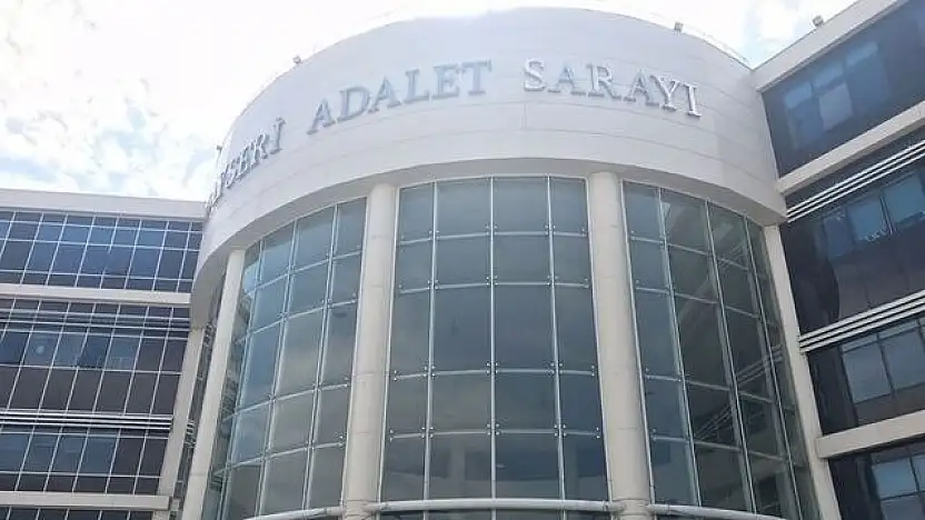 Kayseri'nin ünlü müteahhidi 'dolandırıcılıktan' 3 yıl 4 ay hapis cezası aldı