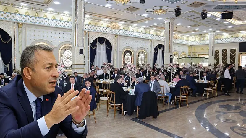 Kayserili Vali'ye 'Bu memleket sizi unutmayacak' diyerek veda edildi!