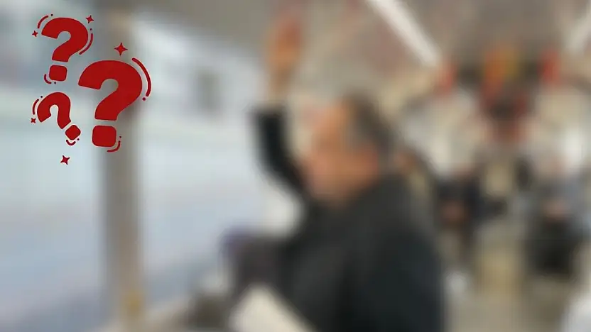 Kayserililer ünlü ismi tramvayda görünce şaşırdı!