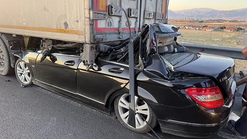 Kuzey Çevre Yolu'nda can pazarı: Otomobil hurdaya döndü