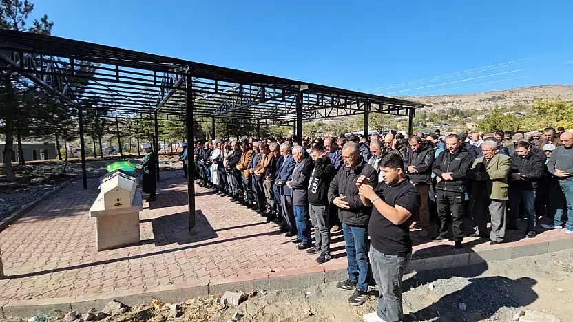 Okuldan eve dönemedi... 14 yaşındaki Buğlem son yolculuğuna uğurlandı