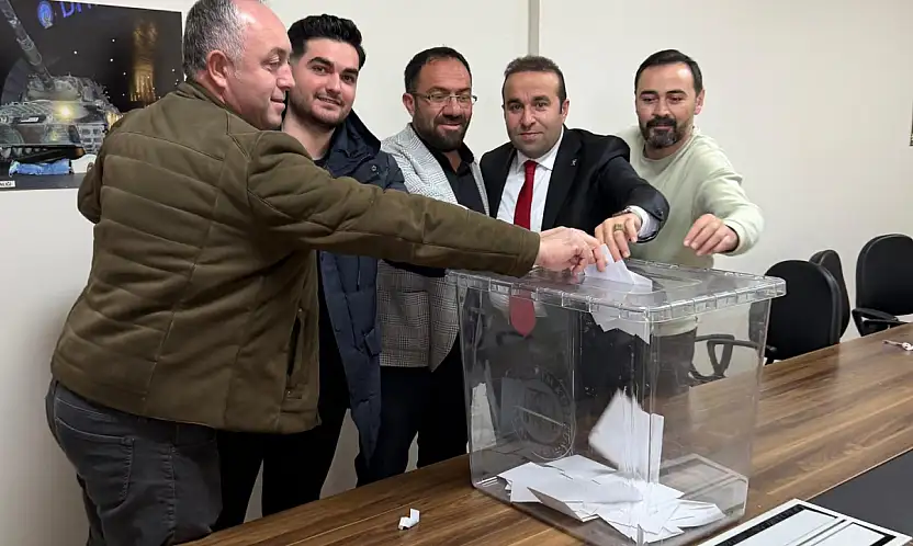 AK Parti'de görevden alınan ilçe başkanının yerine yeni isimler aranıyor! O ilçelerde yoklama yapıldı