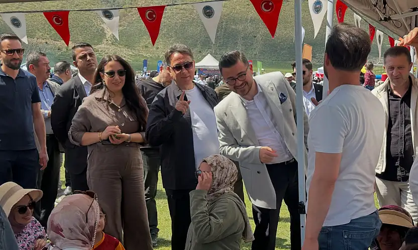 AK Parti Kayseri İl Başkanı Okandan'ın pazar günü yapmadığı iş kalmadı