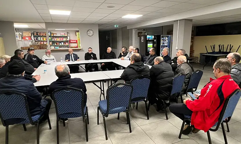 AK Partili Vekil Kayseri'deki gelişmeleri Fransa'da bakın kimlere anlattı?