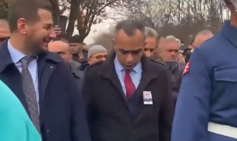 AK Partililer şehit cenazesinde tepki çeken görüntüyü nasıl savundu?