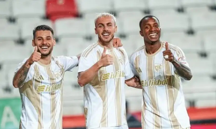 Kayserispor 49 yıl sonra bir ilki başardı