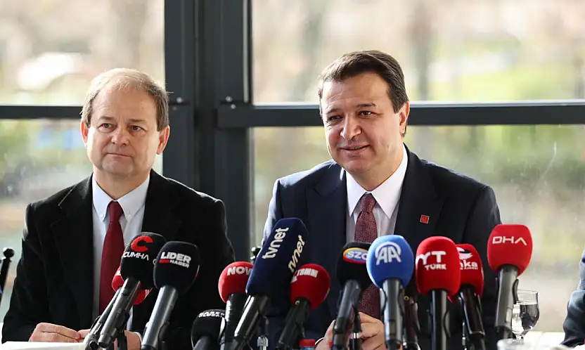 Arıkan'dan üçüncü bir yol vurgusu