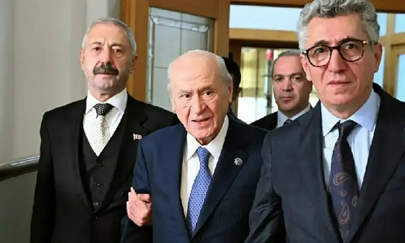 Baki Ersoy, Bahçeli'nin Sarallar ve Şahinler buluşmasından yeni kare paylaştı!