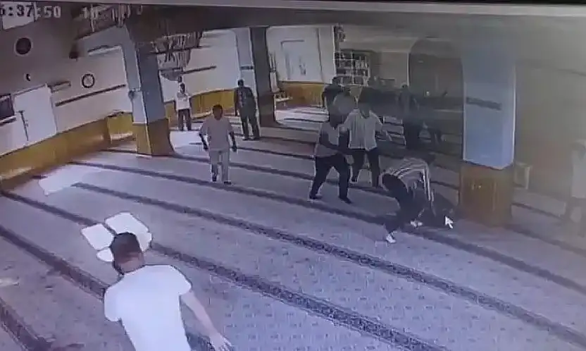 Cami cinayeti sanığı kimi tehdit etti!