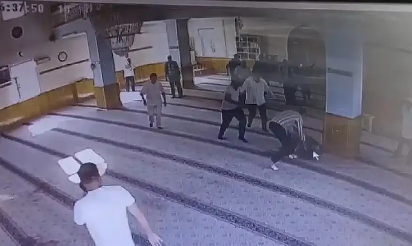 Cami cinayetinin 'Çöpe atılan bebek' detayı