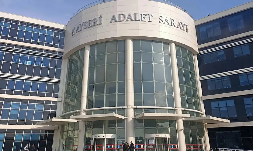 Cinayet davasında tanık duruşma salonunda fenalaştı