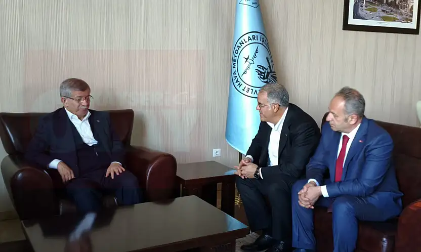 Davutoğlu Kayseri'ye indi! Bakın kimler karşıladı?