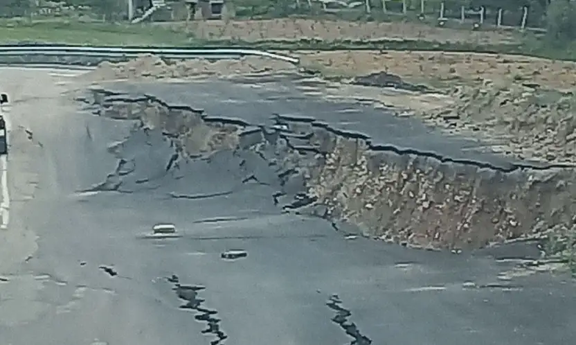 Eski Belediye Başkanı'ndan isyan! 50 metrelik yol hala neden yapılmadı?