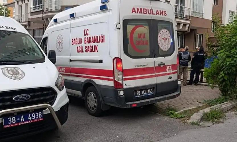 Balkonu temizlerken 13. kattan düştü