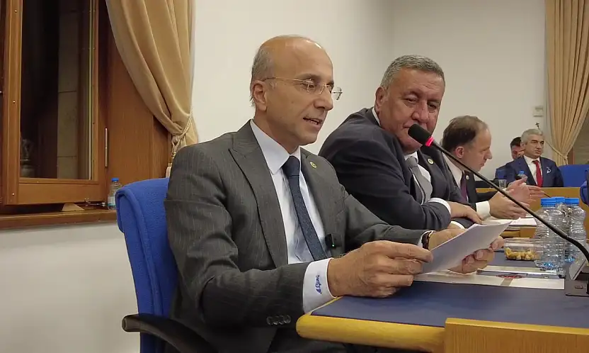 Genç: Tam bağımsızlık' iddiası kağıt üzerinde dahi yer almıyor