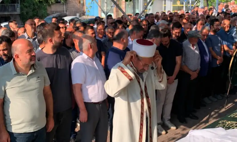 Hüseyin Per'in annesi son yolculuğuna uğurlandı