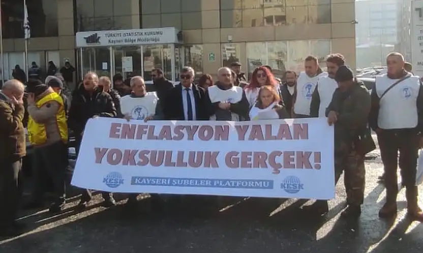 Kamu çalışanlarından TÜİK önünde zam tepkisi!