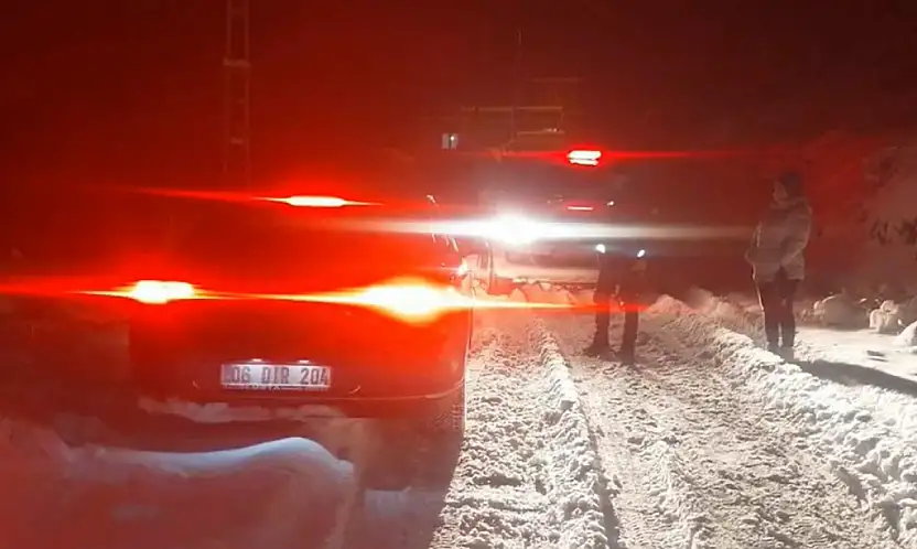 Kar yağışında dolayı mahsur kalan vatandaşlar kurtarıldı