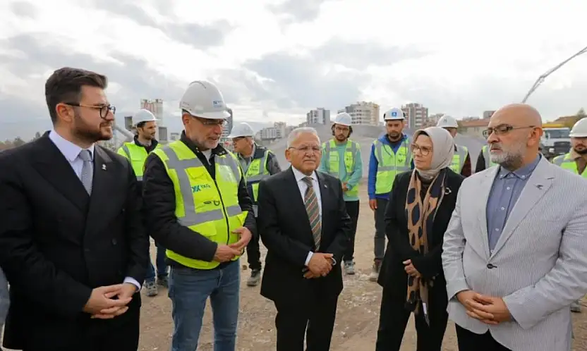 Ak partililer kartal kavşağı inşaatına akın etti