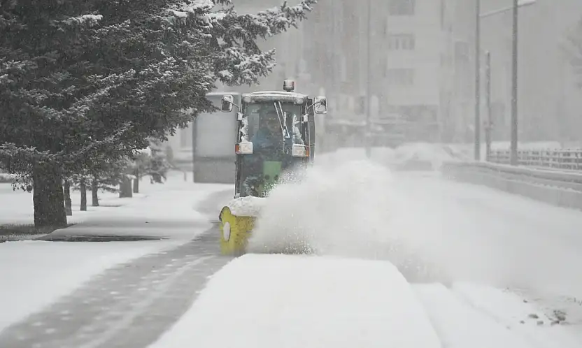 Kayseri Büyükşehir 421 personel, 156 araçla sahada