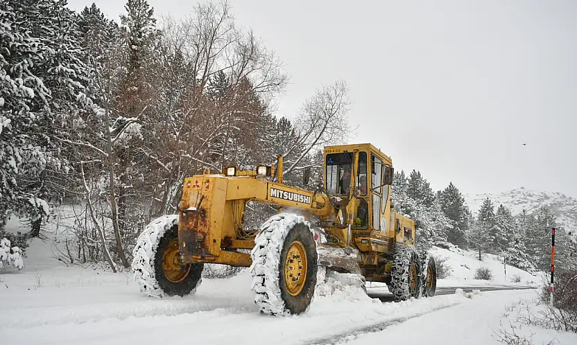 Kayseri Büyükşehir Belediyesi karla mücadele için harekete geçti!