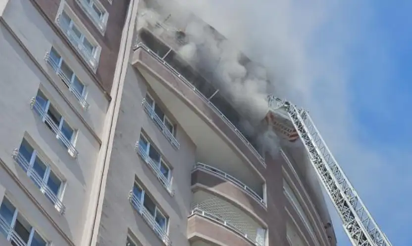 Kayseri'de 14 katlı apartmanda yangın!