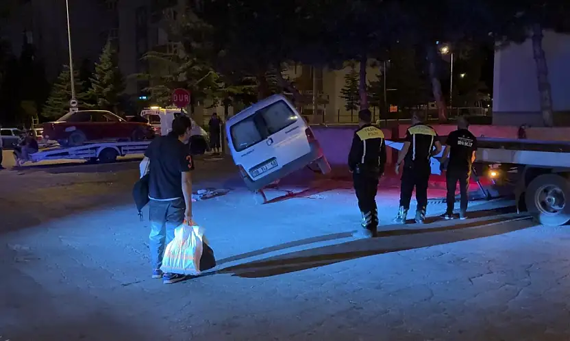 Kayseri'de 3 kişinin yaralandığı kaza sonrası ilginç anlar!