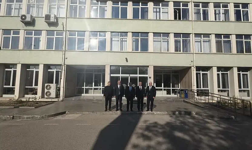 Kayseri'de 4 Belediye Başkanı o binada görüldü!