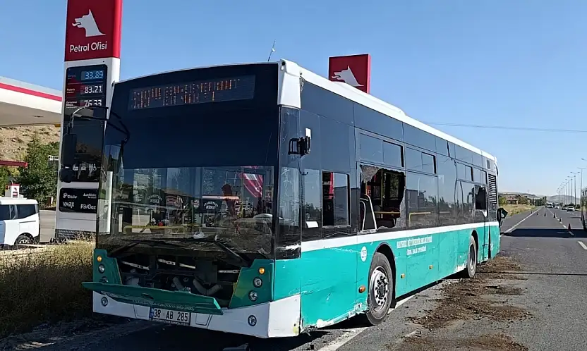 Kayseri'de arkadan halk otobüsüne çarptı! Yaralılar var