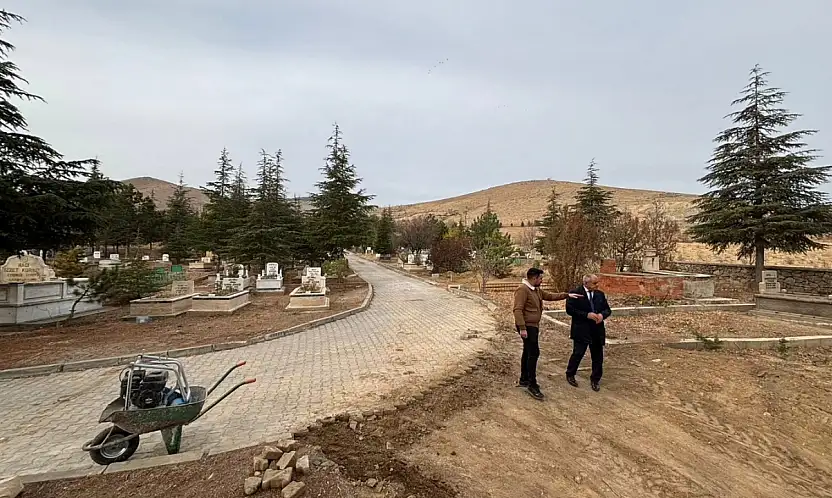 Kayseri'de Başkan mesaiye 'mezarlık' ile başladı!