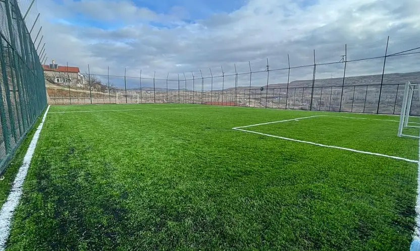 Kayseri'de beklenen haber geldi! Yenilenen saha hizmete açıldı