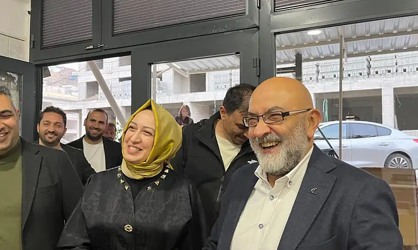 Kayseri'de çarşı pazar ziyareti yapan AK Partili vekil Cıngı: Şikayet yok, verilene şükür var!