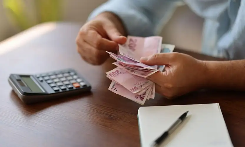 Kayseri'de çift maaş iddiası! Faiziyle geri ödeyin