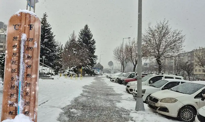 Kayseri'de dün gecenin en soğuk yeri belli oldu! Şehir buz kesti