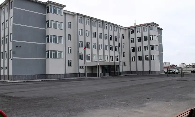 Kayseri'de eğitim camiasının acı günü! Turhan öğretmen hayatını kaybetti