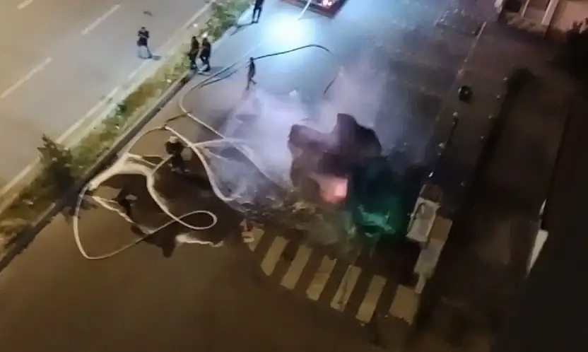 Kayseri'de elektrikli araç bomba gibi patladı... İşte o anlar